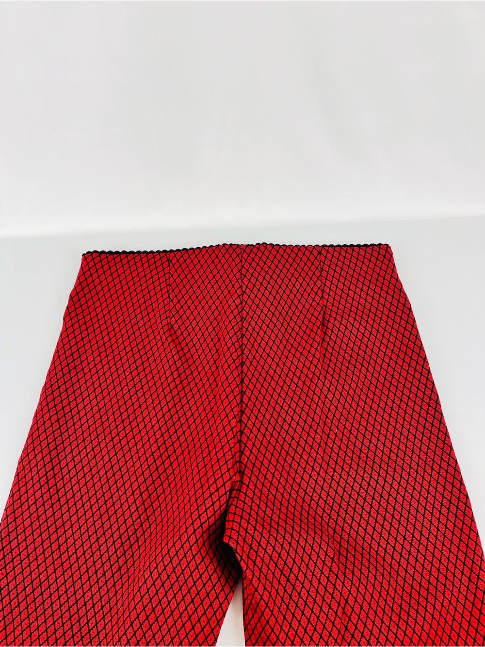 ELLE Geometric Diamond Pattern Pull-On Ankle Pants High Waisted Black Red Size M - Picture 3 of 11